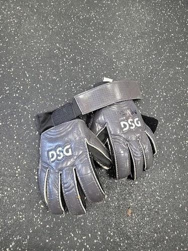Used DSG OCALA GOALIE GLOVES Soccer Goalie Gloves Grey 5 11849-S000037601
