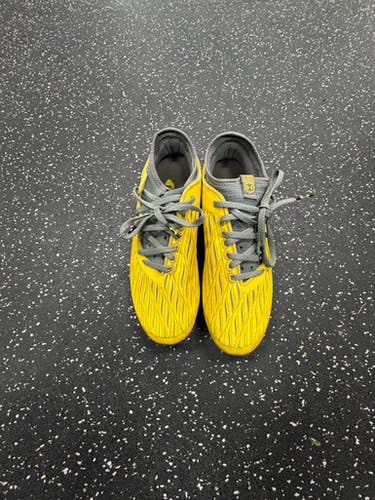 Used Under Armour Soccer Cleats Yellow Senior 7 11849-S000037633