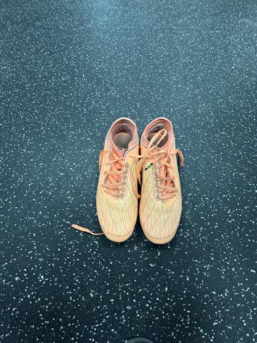 Used Under Armour Soccer Cleats Neon Orange Youth 06.5 11849-S000037630