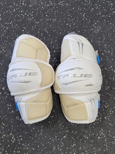Used True ZERO LYTE Lacrosse Arm Pads/Guards White MD 11849-S000037743
