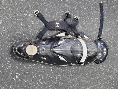 Used Under Armour UAWLG2-AL Catchers Leg Guards Black Adult 11849-S000038016