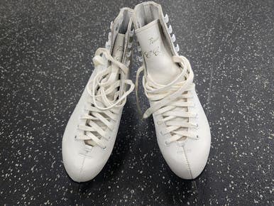 Used CCM FINESE WomensFigure Skate White Senior 8 11849-S000036949