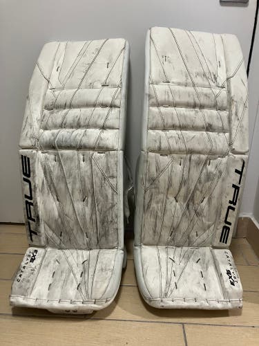 33" True Catalyst 9X3 Goalie Leg Pads Pro Stock (Used)