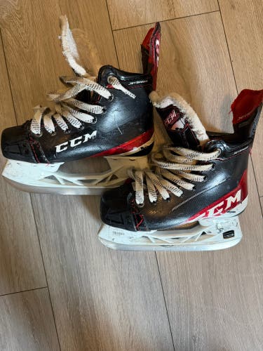CCM JetSpeed Vibe Hockey Skates Size 1 (Used)