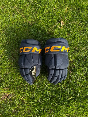 CCM pro stock gloves 95T
