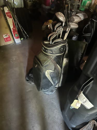 Men's Nike Tour Staff Bag (Used)