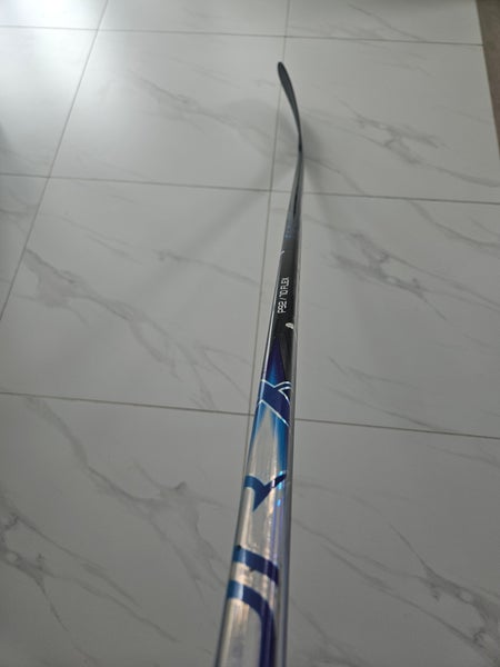 Senior Bauer Vapor Flylite Right Handed Hockey Stick P92 70 Flex (Used)