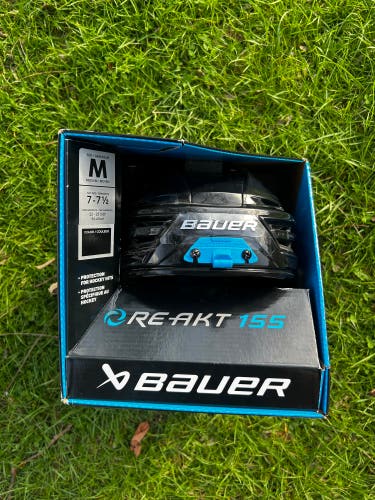 BRAND NEW! Bauer re-akt 155 helmet with tags and box
