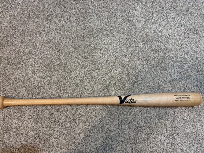 Victus Bat (-3) 31 oz 33.5" (New)
