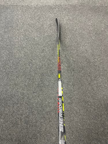 Sher-Wood Rekker Legend 2 Intermediate Right Handed Hockey Stick PP90MX 60 Flex (New)