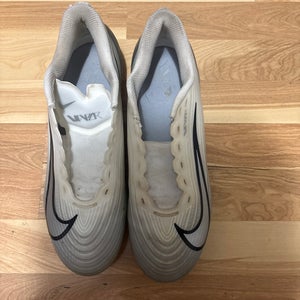 White Men's Size M 10.5 (W 11.5) Adult Nike Vapor Edge Pro 360 Low Top (Used)
