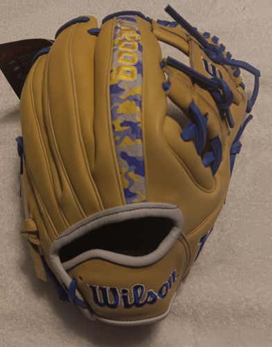 2025 Wilson RH Infield A2000 BWJ7 Baseball Glove 11.75" (New)