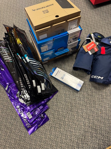 Bauer Supreme M40 Hockey Skates Extra Wide Width Size 1 (New)