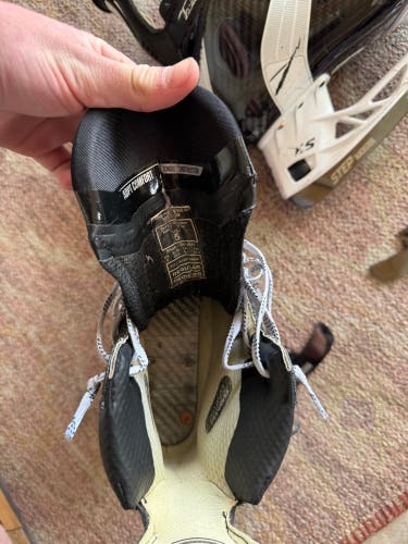 Black/White 2024 CCM Tacks 652 Hockey Skates Regular Width Size 5 (Used)