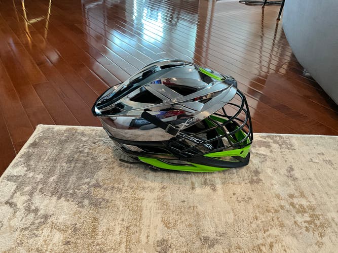 Chrome silver Cascade XRS Pro Helmet (Like new) SEND OFFERS WILLING TO NEGOTIATE!