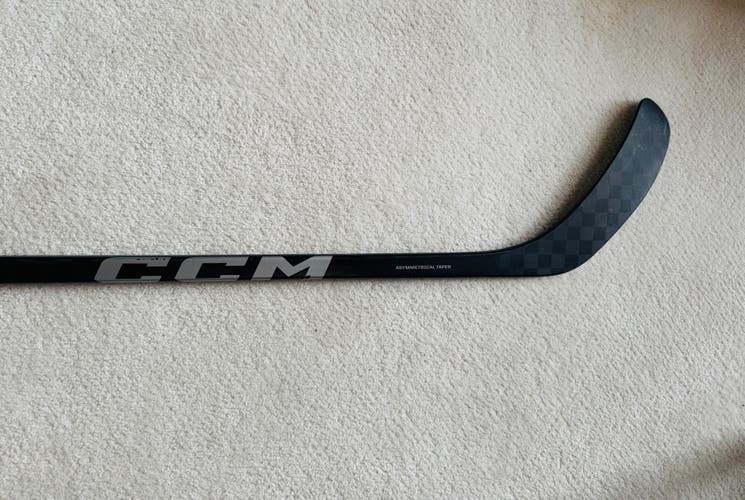 Senior CCM Ribcor Trigger 7 RH P90TM 85 Flex (Used)