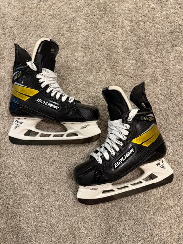 New Bauer Supreme Ultrasonic Hockey Skates 8 Fit 1