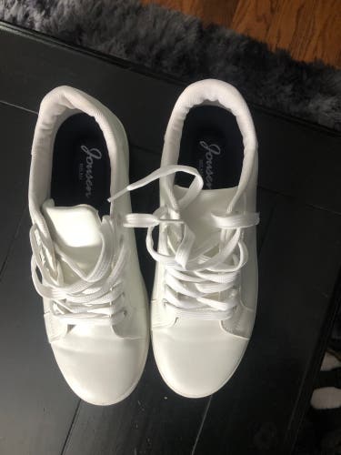 White Unisex Size M 8.0 (W 9.0) Adult Shoes (Used)