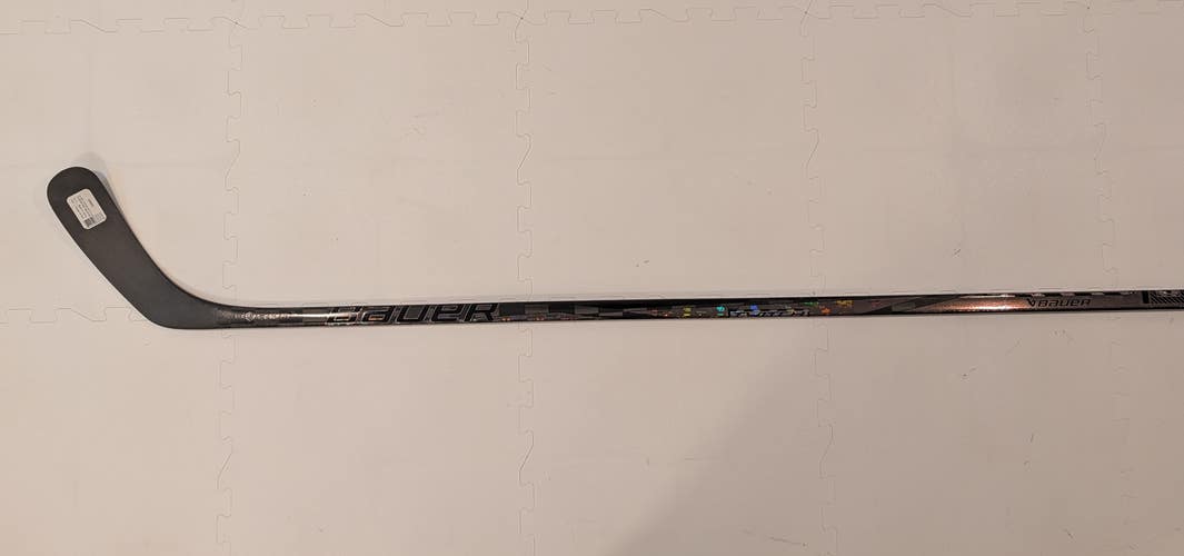 Senior Bauer Twitch Gray Right Handed Hockey Stick P92 77 Flex (New)