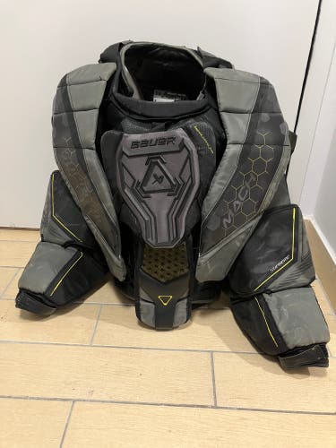 Medium Bauer Supreme Mach Goalie Chest Protector (Used)