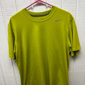 Nike Dri-Fit Men’s Medium Tee Lime Green Activewear Workout Fitness Sporty Shirt