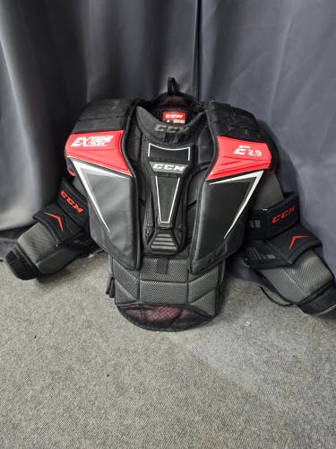 Large CCM EFlex 2.9 Goalie Chest Protector (Used)
