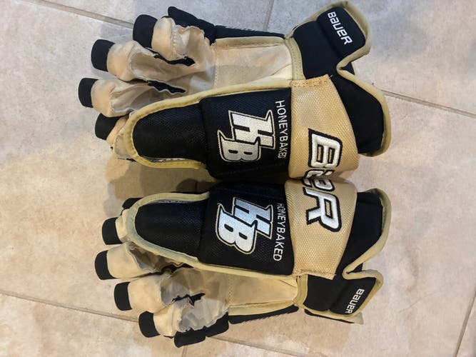HoneyBaked Detroit Hockey Gloves size 15”
