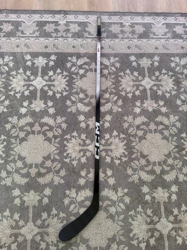 Intermediate CCM JetSpeed FT8 Pro Right Handed Hockey Stick 65 Flex (New)