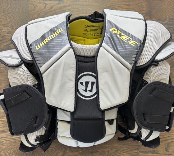Small / Medium Warrior RX3E+ Goalie Chest Protector (Used)