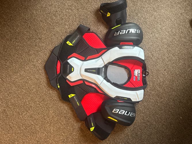 Men's Large Senior Bauer Vapor Xltx Pro Shoulder Pads (Used)