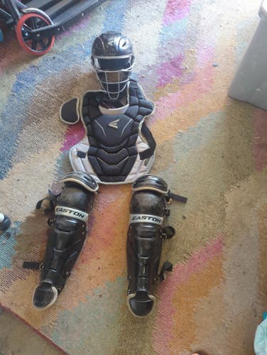 Easton Game Time Catcher's Set