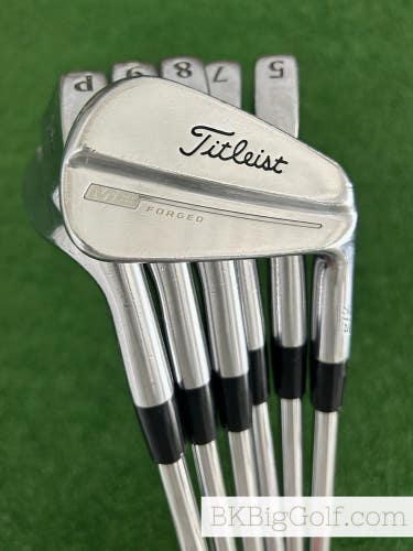 Titleist 714 MB Forged Iron Set 5-P / Dynamic Gold S300 Stiff