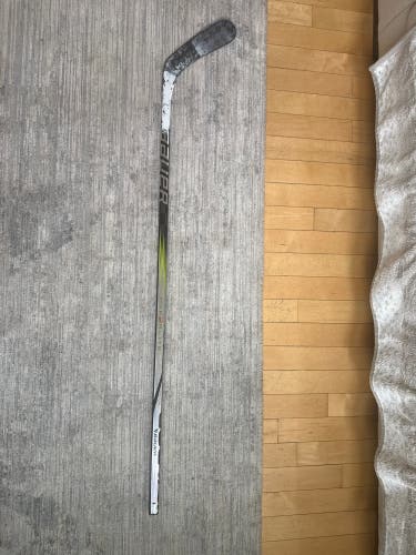 Senior Bauer Vapor Hyperlite 2 Right Handed Hockey Stick P92 70 Flex (Used)
