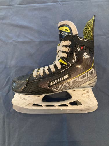 2021 Bauer Vapor 3X Hockey Skates Regular Width Size 3.5 (Used)