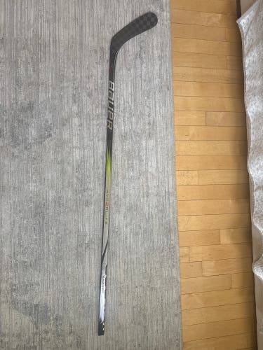 Senior Bauer Vapor Hyperlite 2 Right Handed Hockey Stick P92 70 Flex (Used)