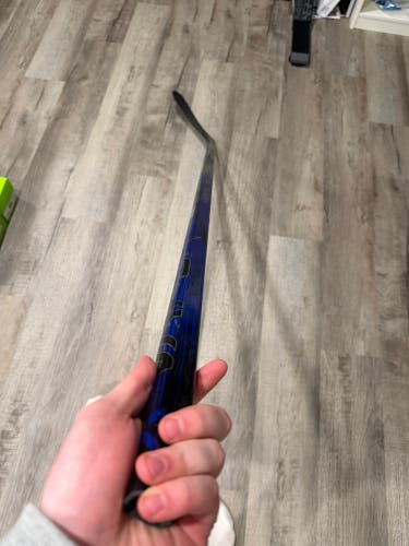 Intermediate Bauer Vapor Hyperlite 2 Left Hand Hockey Stick P92 65 Flex (Used)