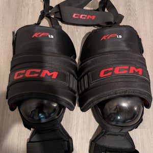 CCM KP 1.9 Senior Knee Pads with Belt
