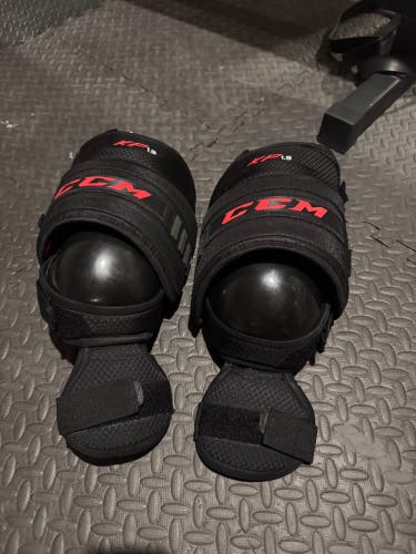 CCM KP 1.9 Senior Goalie Knee Pads