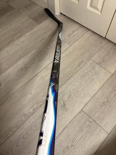 Intermediate Bauer Vapor Flylite Left Hand Hockey Stick P92 65 Flex (New)