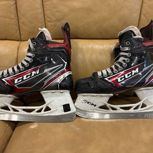 CCM JetSpeed FT2 Hockey Skates Regular Width 6 (Used)