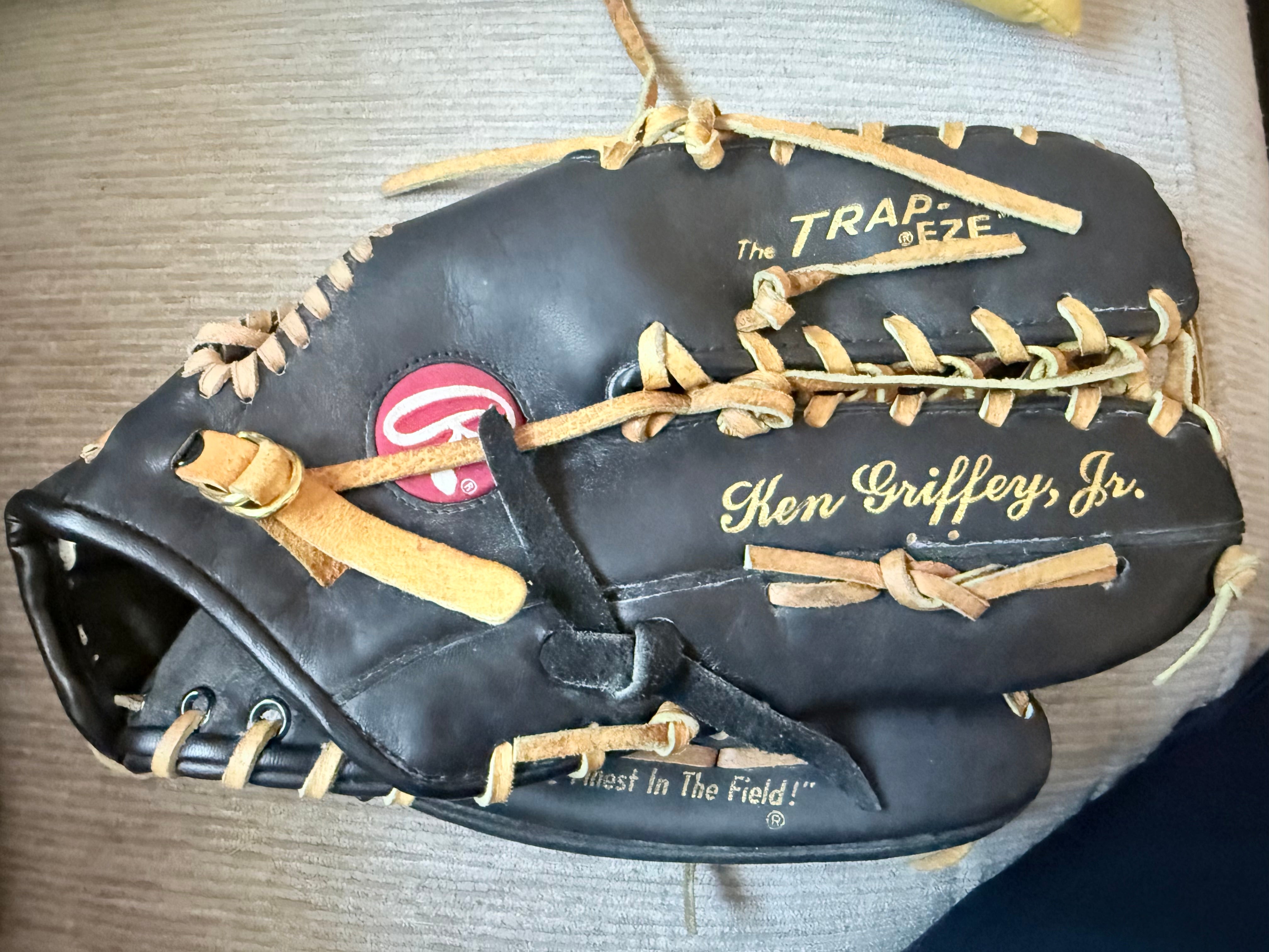 Rawlings Glove. Ken Griffey JR 13