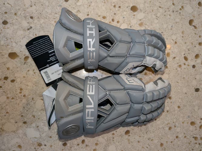 Maverik Max Lacrosse Gloves Medium (New)