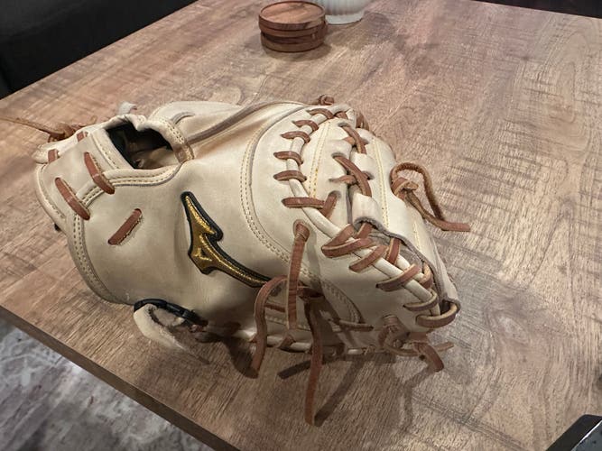 Mizuno Pro Limited Edition RH Catcher's Baseball Glove 33.5" (Used)