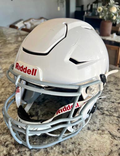Youth Medium Riddell SpeedFlex Helmet (Used)