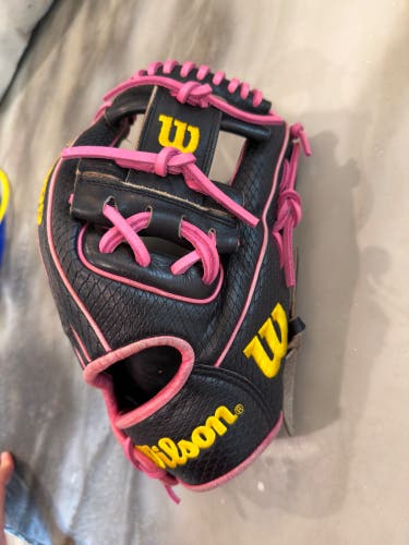 Wilson A2000 RH Infield Baseball Glove 11.5" (Used)