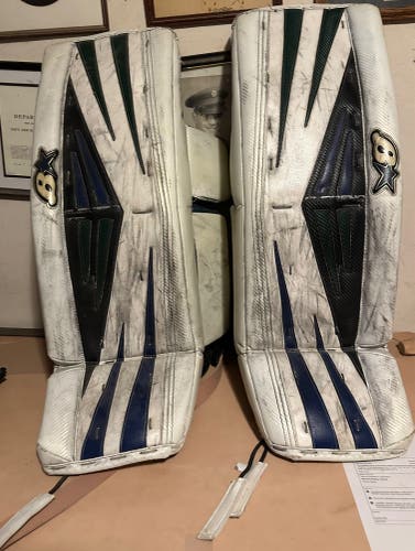 Used 33" Brian's SubZero Pro 2 Goalie Leg Pads