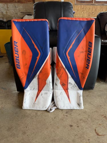 Small 2025 Bauer FlyLite Goalie Leg Pads (Used)