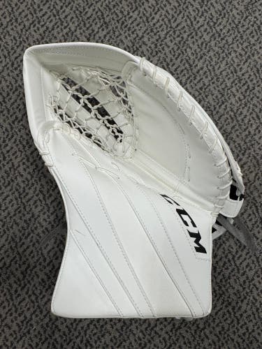CCM Extreme Flex 5.9 Regular (New) Senior Glove