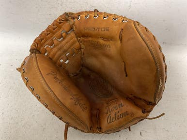 Used Wilson THE A2400 Baseball Catchers RH Throw Orange 33 1/2" 11855-S000201176