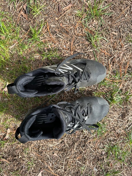 Black Men's Size M 7.5 (W 8.5) Adult New Balance Freeze Mid Top Molded Cleats (Used)